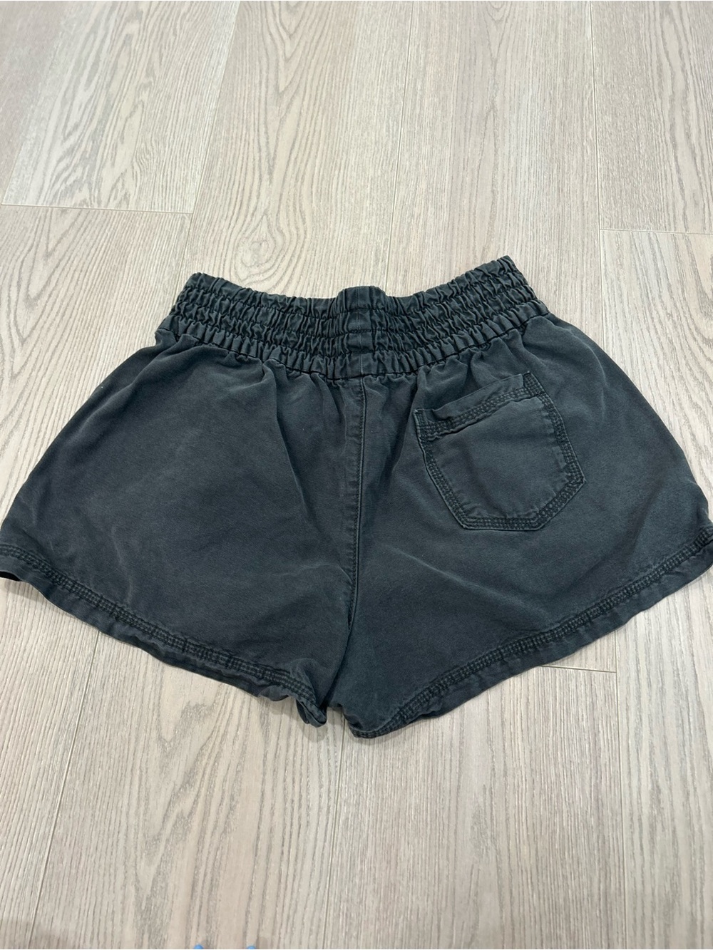 aerie Black Elastic-Waist Girls' Casual Shorts - Picture 2 of 3